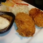 平田牧場 とんや - 牡蠣フライ・・・３００円