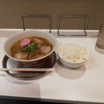 丸高中華そば 神戸二宮 - 