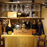 トラットリア ペルバッコ - 店内1階