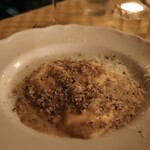 トラットリア ペルバッコ - ラビオリ リコッタチーズ ポルチーニソース