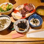 農絆卓恵 炭焼き料理とお酒 - 