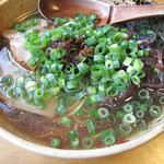 麺屋 極み - このお店の基本となる魚介醤油ラーメン580円。
      こちらは細麺にしました。