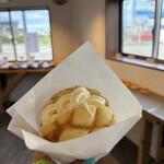 パン屋 こむぎ - ソフトクリームメロンパン