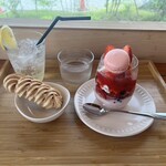 ミッツ - イチゴパフェ（¥1200）+自家製レモネード（¥550）