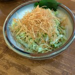 ぢどり亭 神田店 - 上のカリカリの正体はジャガイモです。美味しかったです。