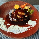 鉄板焼 天燈 - メインのハンバーグ