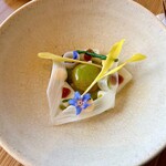 SMAAK - 2. ホワイトアスパラ、パースニップ、卵黄、味噌ヴィネグレット