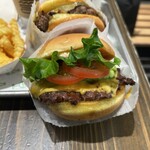 シェイクシャック 御殿場プレミアムアウトレット - 