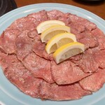 焼肉 静龍苑 - 中タン塩