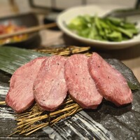 近江うし 焼肉 にくTATSU 青山本店 - 極上タン