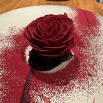 ル スプートニク - フォアグラテリーヌとビーツ(バラ型)  ⭐️⭐️⭐️3点