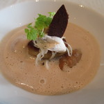 CROWN - 栗の温かいスープ　フォアグラを添えて