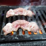 焼肉幸泉 - 筋が美味いタンシタ