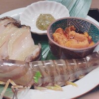 鮨 喜一 - ふかひれの鯛だしスープの海鮮しゃぶしゃぶ　串打ちされたエビさん、実は活きてます！