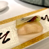 TAO-LI ～桃李～ - 北京ダック。 冷たい・・ 烤鴨餅（カオヤーピン）は蒸したて、ダックは燻したてのやつを普段食べてるのでこれは寂しい。