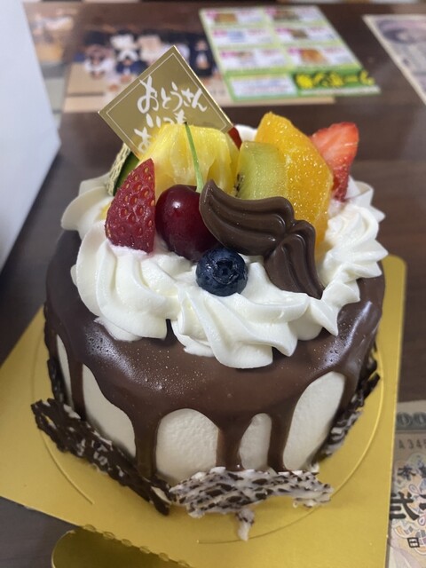シフォンケーキ【いいちこ】 いいな」と思うものはみんなで共有したい。人が集まるお菓子屋