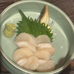明日のためのしじみばか - ホタテ刺し。　新鮮で美味しかった。コスパ良いと思います。
