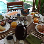 FOUR SEASONS RESORT BALI AT SAYAN - in-room breakfast 