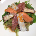 SHUTTERS - 刺身サラダ。お酒にあう。