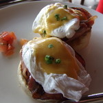 FOUR SEASONS RESORT BALI AT JIMBARAN BAY - egg benedict