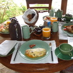 FOUR SEASONS RESORT BALI AT JIMBARAN BAY - in-room breakfast