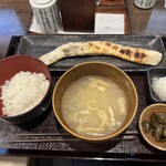 炭火焼和めし処 しんぱち食堂 - サーモンハラス定食(ご飯小盛) 1001円❗️