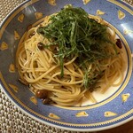 レストラン　トロアの森 - なめこ、えのき、大葉の和風ペペロンチーノ