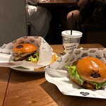 ショーグンバーガー 新宿店 - 