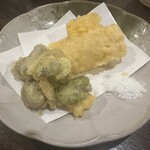 金町製麺 - 玉蜀黍と空豆の天ぷら　470円