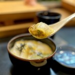 寿し辰 - イカ納豆リフト♪
      これ、寿司の合間の箸休めに最高！(≧∀≦)
      我々の新たな定番の予感^o^