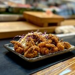 寿し辰 - ゲソ唐揚げ（¥700税抜）
      ハイキングあとの寿し辰ではまずはコレ！
      ザックザクの衣、最強のビールのアテ♪(≧∀≦)