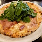 ピッツェリア ゼータ ドゥエ - ビアンカネーベにもルッコラ♪白雪姫は緑もまとってる