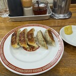 亀戸餃子 本店 - 餃子　¥330（税込）