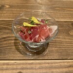 トラットリアイルポッツォ - 本日のひとくち　生ハム