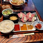 炭火焼肉くらた - 信州プレミアム牛肉盛り合わせ150g(¥2,500)
