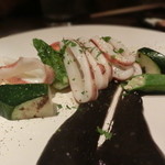 オビオビ - 剣先イカの炭焼。イカ墨ソースが美味いねぇ～