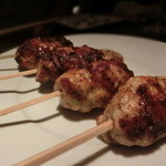 オビオビ - 特製つくねは、ハーブとスパイスの香りをまとい、まいうぅ～～！