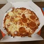 ドミノ・ピザ 北谷国体道路店 - 