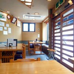 やぶ善 - 玄関前の席。