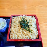 やぶ善 - 海苔も掛けられています。