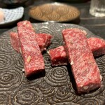 焼肉 うしなり - 『リブロース』口に入れると儚く溶ける