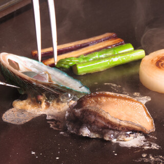 鉄板焼で味わう、五感の贅沢