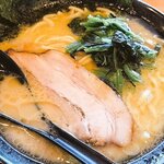 横浜家系ラーメン龍馬家 - 料理写真: