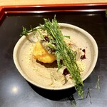 室町 和久傳 - ②蛸、とうもろこし、万願寺唐辛子の天ぷら
            　カラスミをまぶして