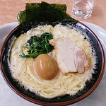 九ツ家 - 豚骨醤油味卵のせ850円