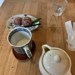 藤香想 - 本日のハーブティー 700円、あかね餅 680円（いずれも税抜)