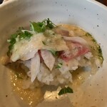 藤香想 - 途中でローストビーフ丼にとろろ汁を掛けます