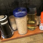 麺屋GOO - テーブル調味料が貧弱