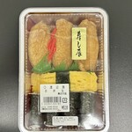 寿し辰 - おまけ(^^)
      これを執筆してる日のお昼に食べた、寿し辰っつぁんの助六です♪島田市のファーマーズマーケット、ジャパンバザールで売ってます^o^