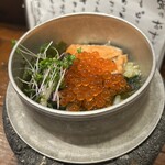 炭焼と釜飯 りょう - イクラどっさり鮭のハラコ釜飯